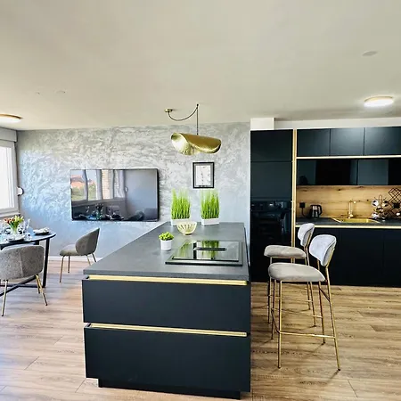 Casa Bianca Luxury Apartment *